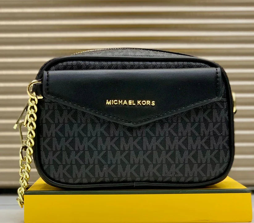 MICHAEL KORS OUTLET Maisie 2-in-1 Camera Crossbody Small – MK Signature