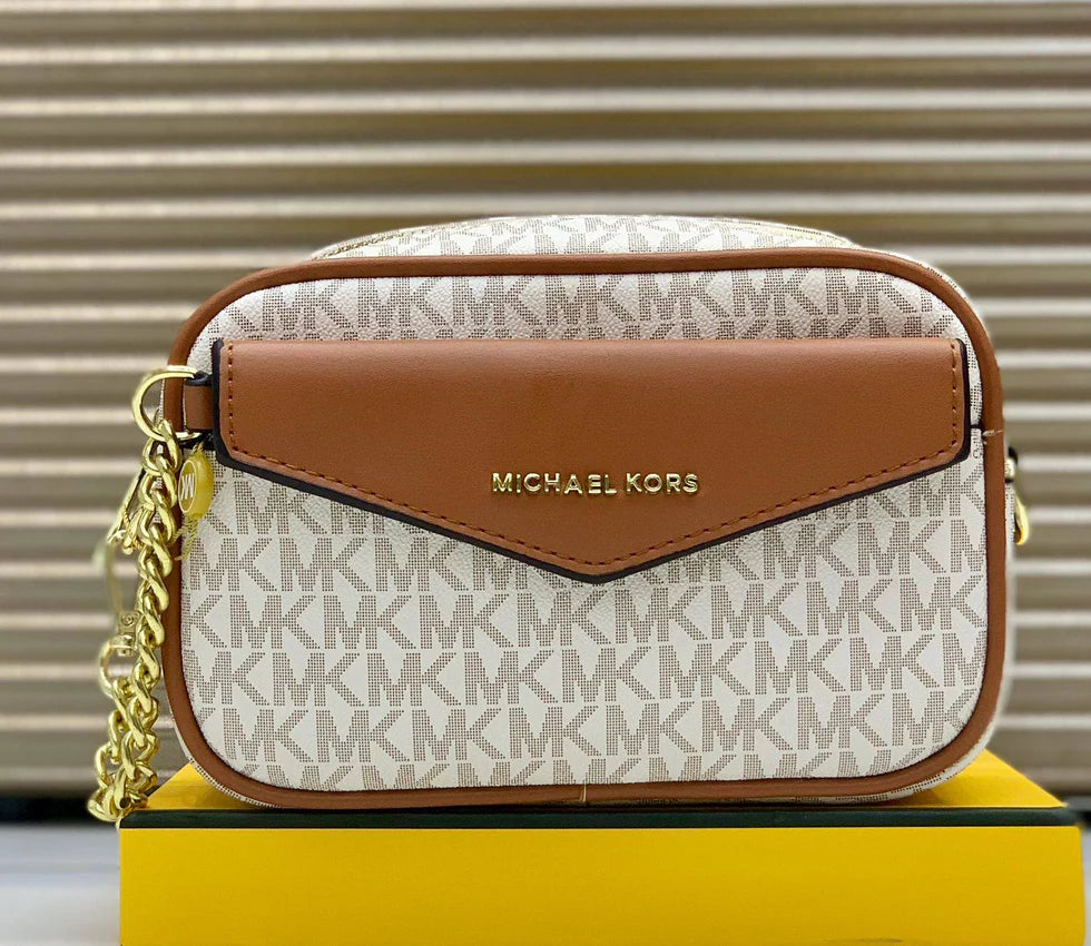 MICHAEL KORS OUTLET Maisie 2-in-1 Camera Crossbody Small – MK Signature