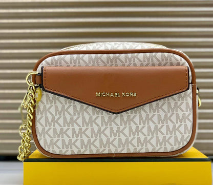MICHAEL KORS OUTLET Maisie 2-in-1 Camera Crossbody Small – MK Signature
